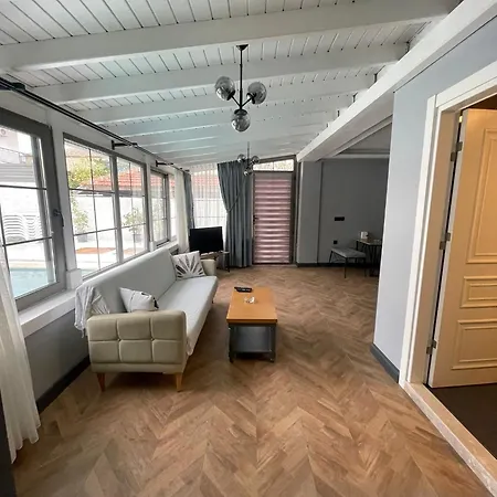 Talles Suit Hotell Çeşme